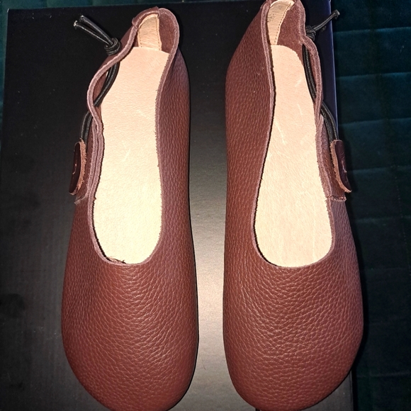 SHOES - Picture 1 of 5